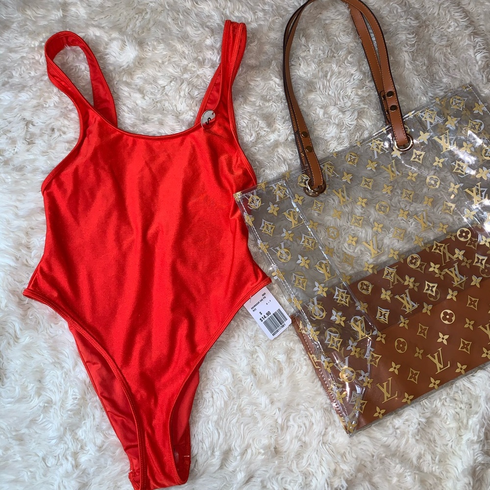 One piece swim